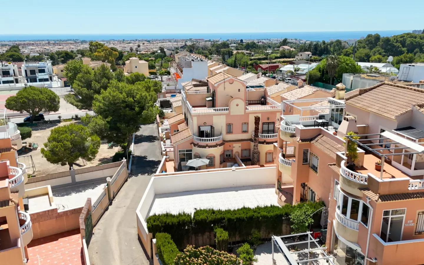 2-bedroom Property In Orihuela Costa, Spain (60 M²)