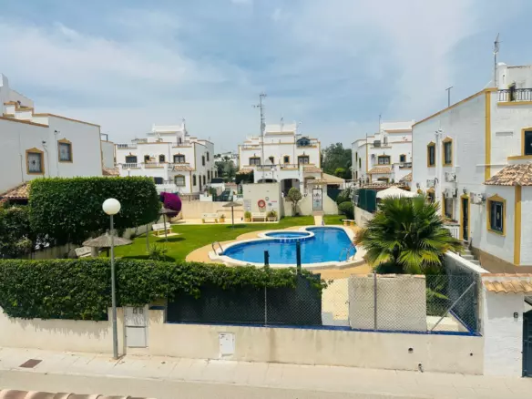 3-bedroom Town House In Orihuela, Spain (82 M²)