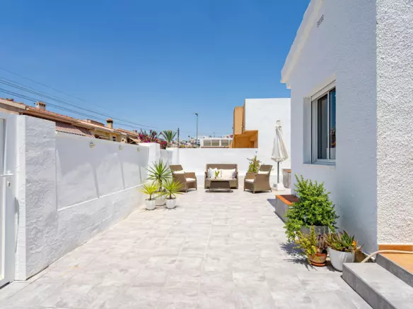 2-bedroom Apartment In Rojales, Spain (59 M²)
