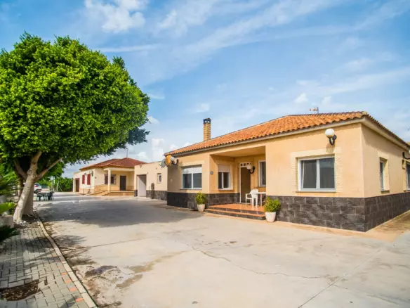 7-bedroom Villa In Orihuela, Spain (505 M²)