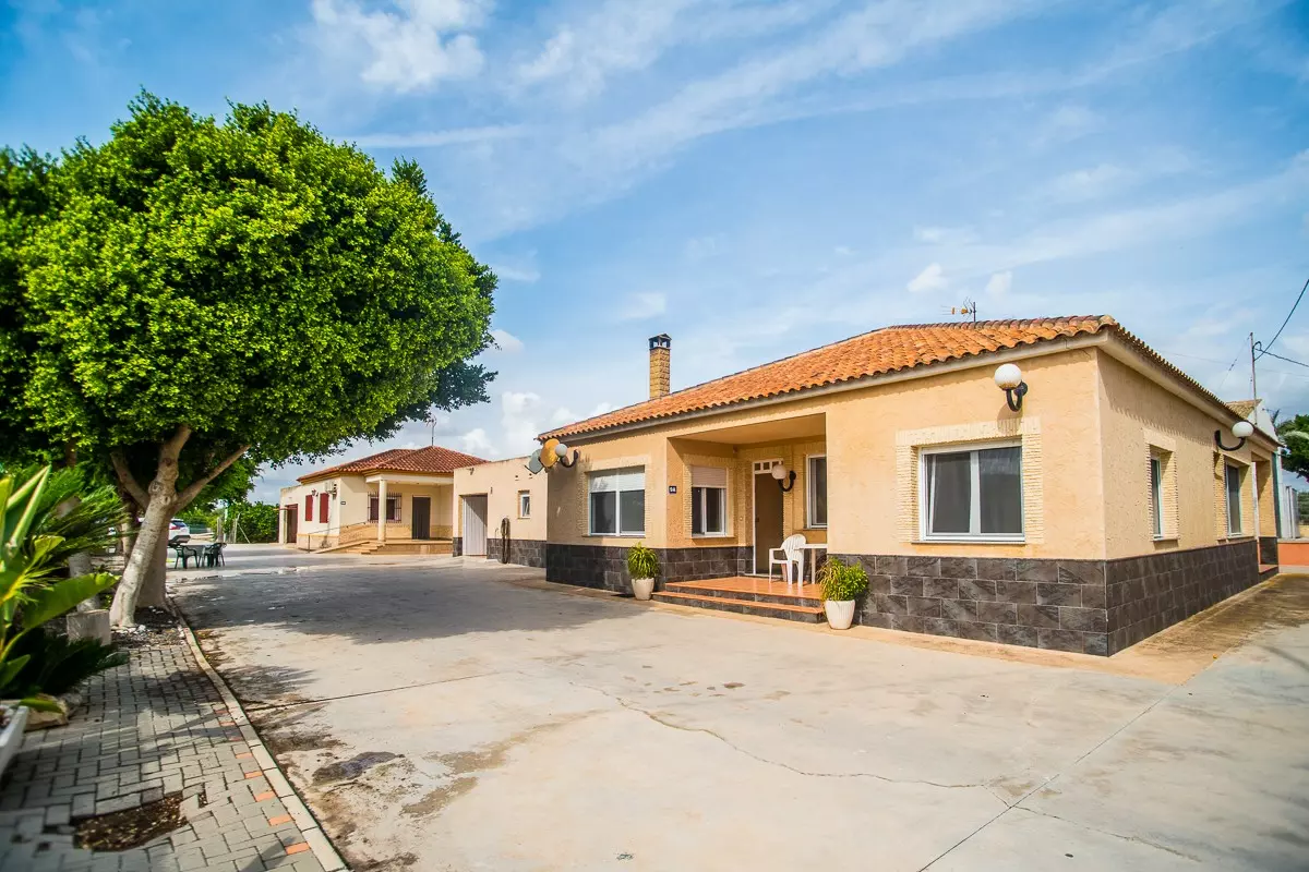 7-bedroom Villa In Orihuela, Spain (505 M²)