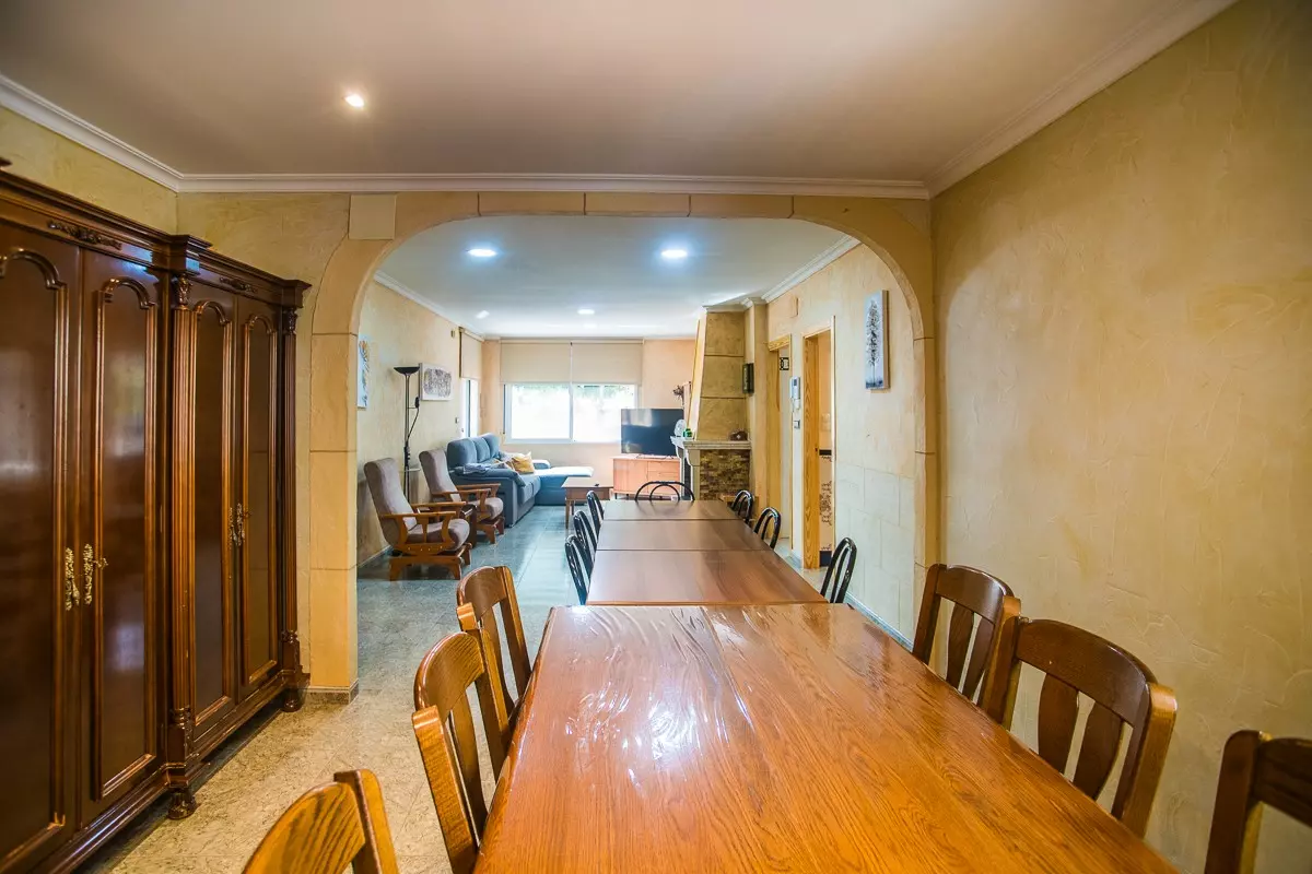 7-bedroom Villa In Orihuela, Spain (505 M²)