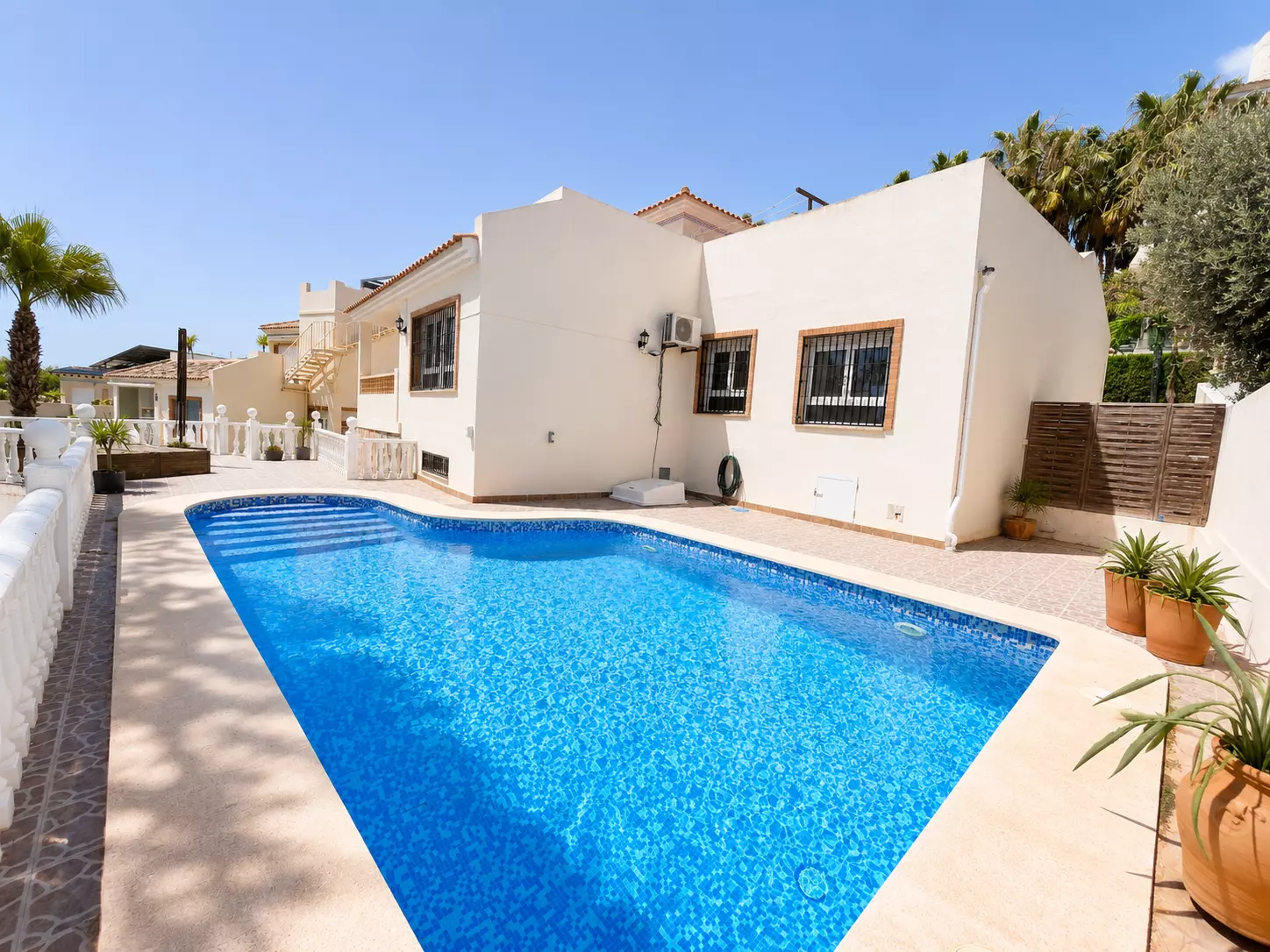 5-bedroom Villa In Orihuela Costa, Spain (550 M² Plot)