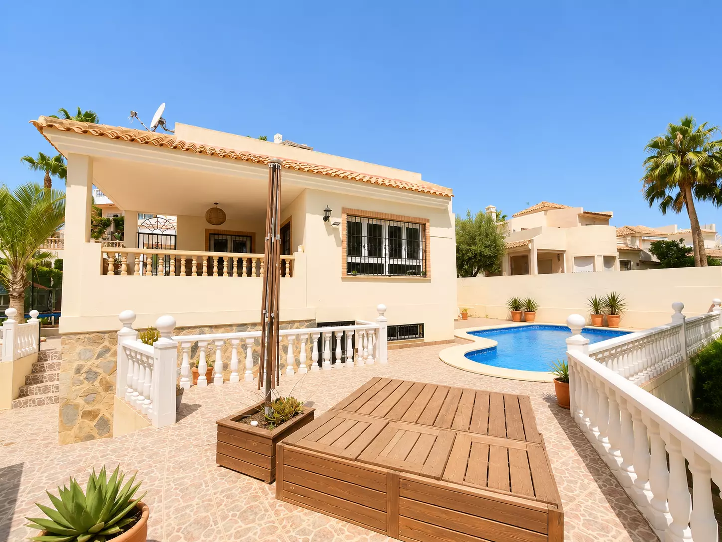 5-bedroom Villa In Orihuela Costa, Spain (550 M² Plot)
