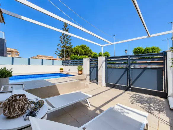 2-bedroom Townhouse In Formentera Del Segura, Spain (84 M²)