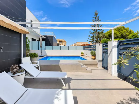 2-bedroom Townhouse In Formentera Del Segura, Spain (84 M²)