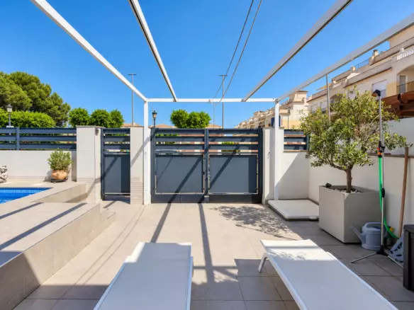 2-bedroom Townhouse In Formentera Del Segura, Spain (84 M²)