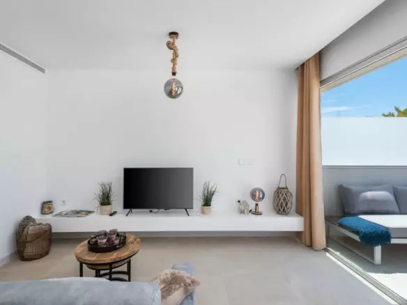 3-bedroom Property In Torrevieja, Spain (104 M²)