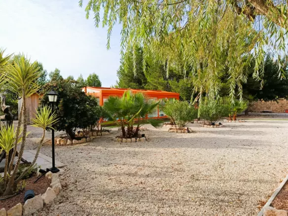 3-bedroom Country House In Pinoso, Spain (184 M²)