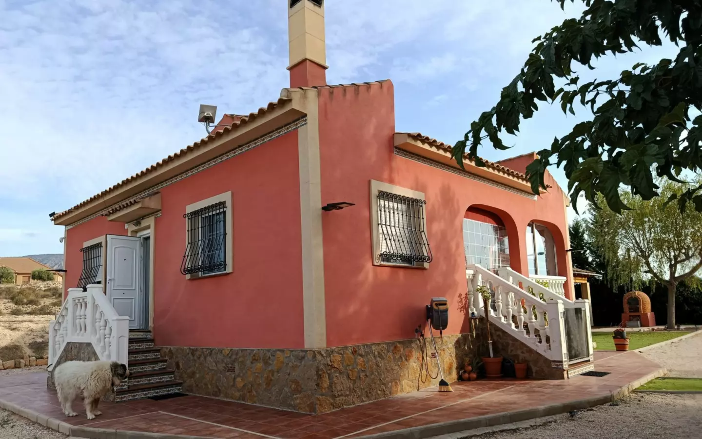3-bedroom Country House In Pinoso, Spain (184 M²)