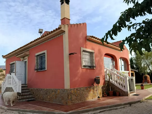 3-bedroom Country House In Pinoso, Spain (184 M²)