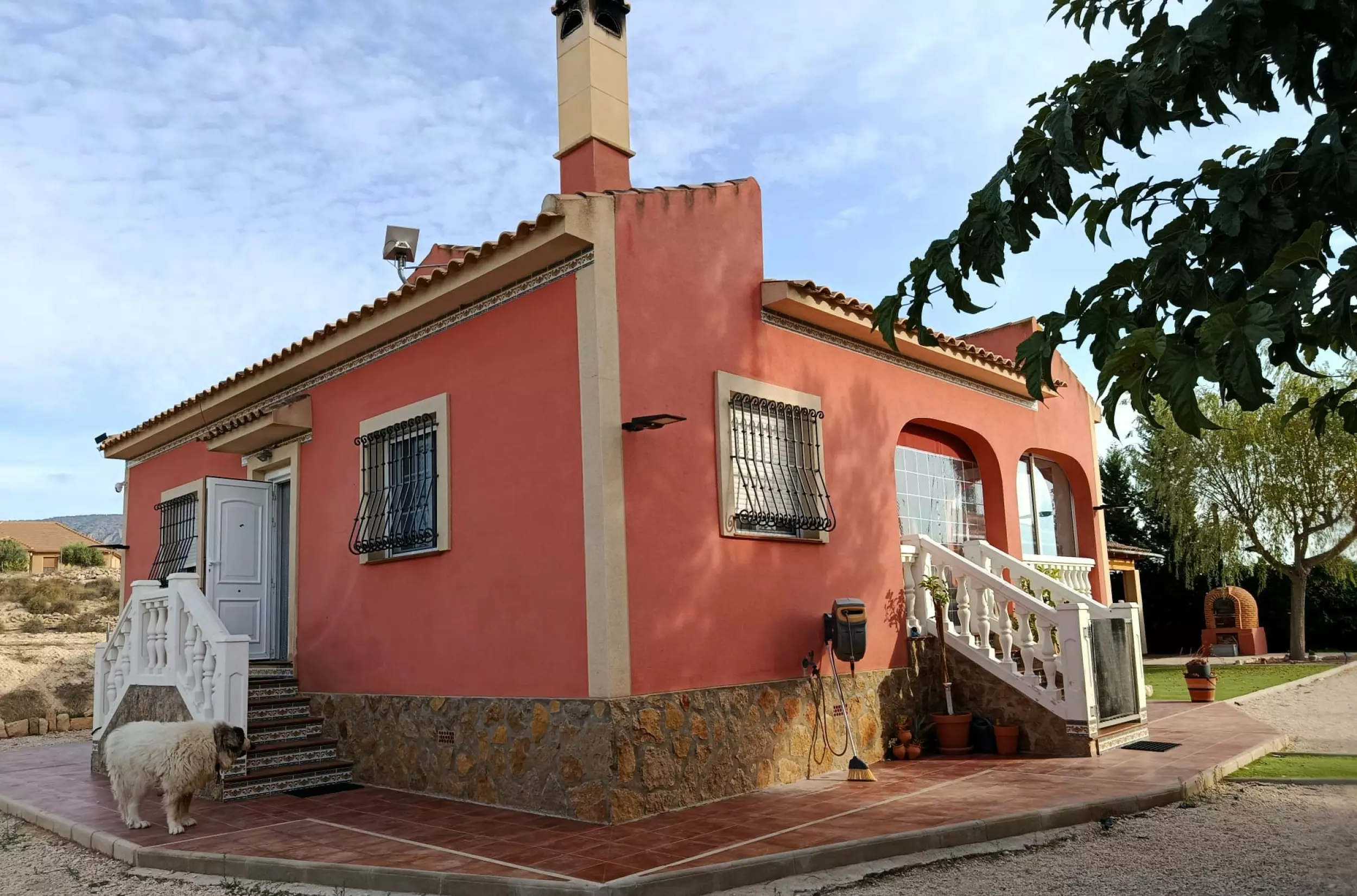 3-bedroom Country House In Pinoso, Spain (184 M²)