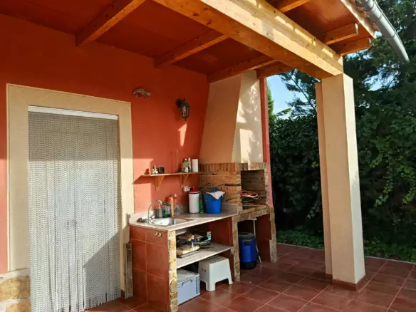 3-bedroom Country House In Pinoso, Spain (184 M²)