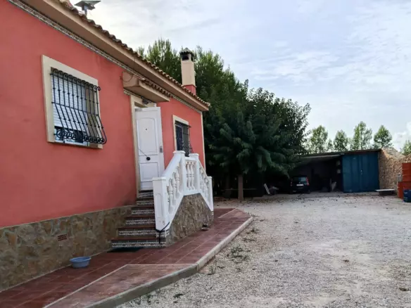 3-bedroom Country House In Pinoso, Spain (184 M²)