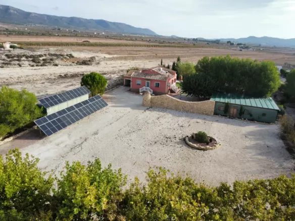 3-bedroom Country House In Pinoso, Spain (184 M²)