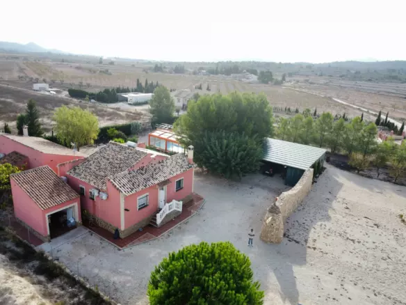 3-bedroom Country House In Pinoso, Spain (184 M²)