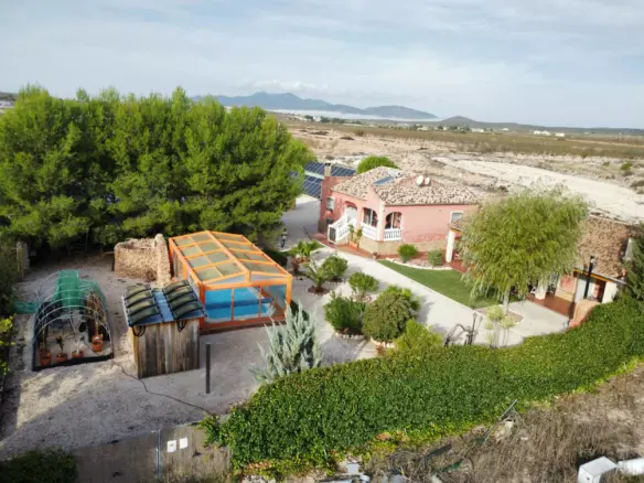 3-bedroom Country House In Pinoso, Spain (184 M²)