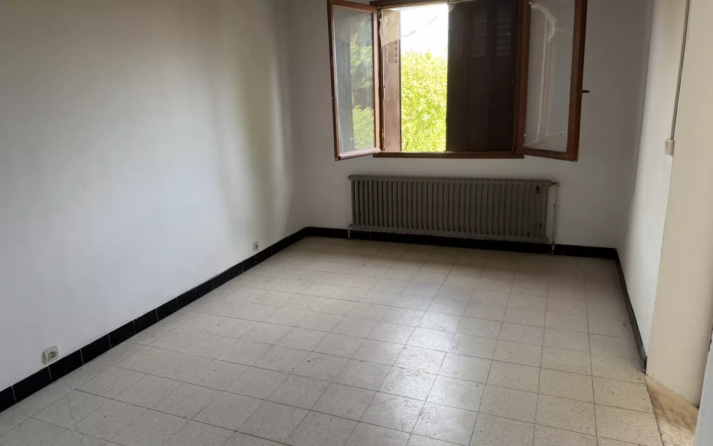 3-bedroom House In Riberac, France (90 M²)