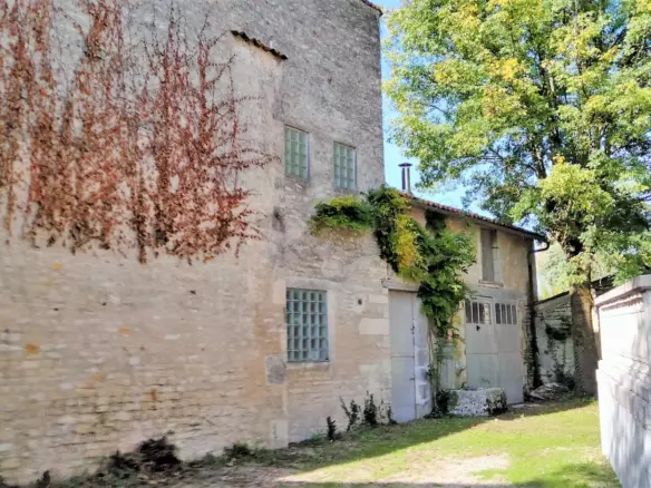 5-bedroom Maison De Maitre In Aigre, France (170 M²)
