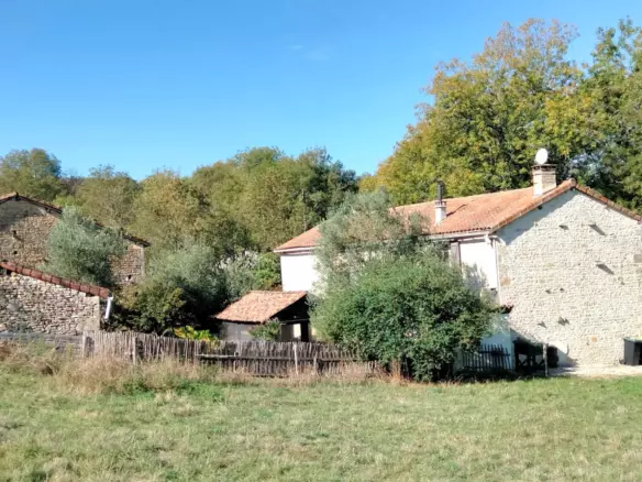3-bedroom Country House In Nanteuil-en-vallee, France (173 M²)