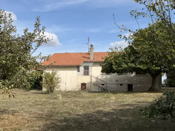 3-bedroom House In Riberac, France (90 M²)