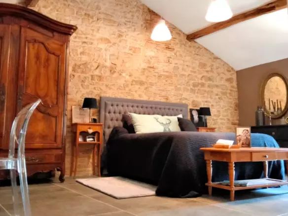 3-bedroom Country House In Nanteuil-en-vallee, France (173 M²)