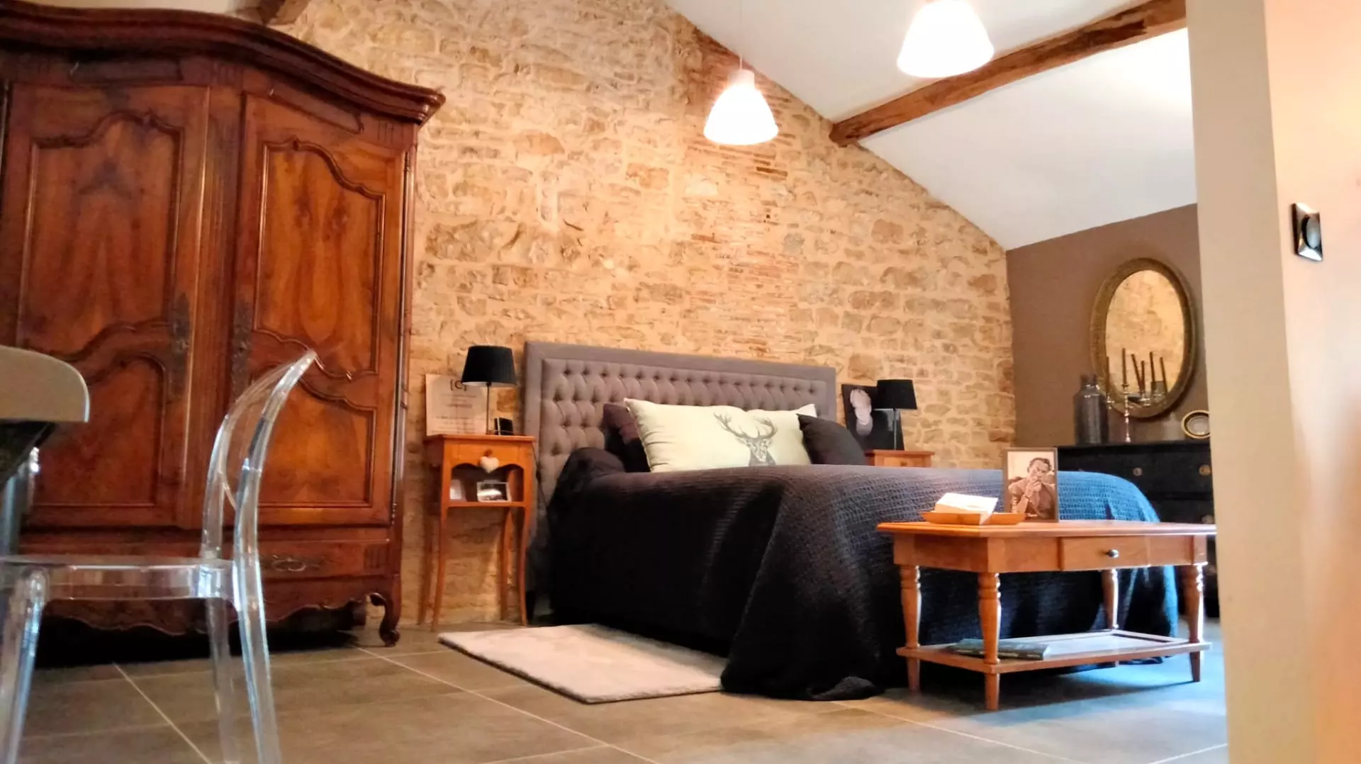 3-bedroom Country House In Nanteuil-en-vallee, France (173 M²)