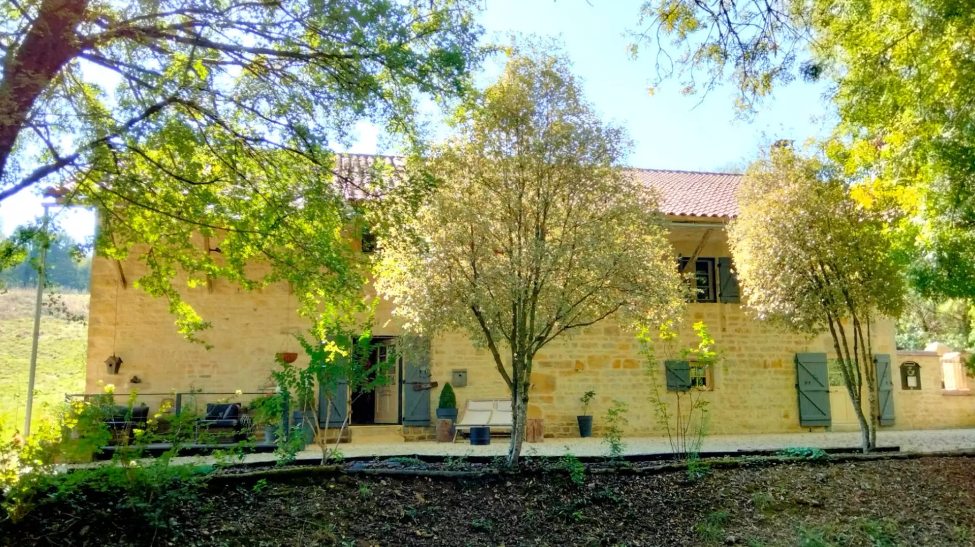 3-bedroom Country House In Nanteuil-en-vallee, France (173 M²)