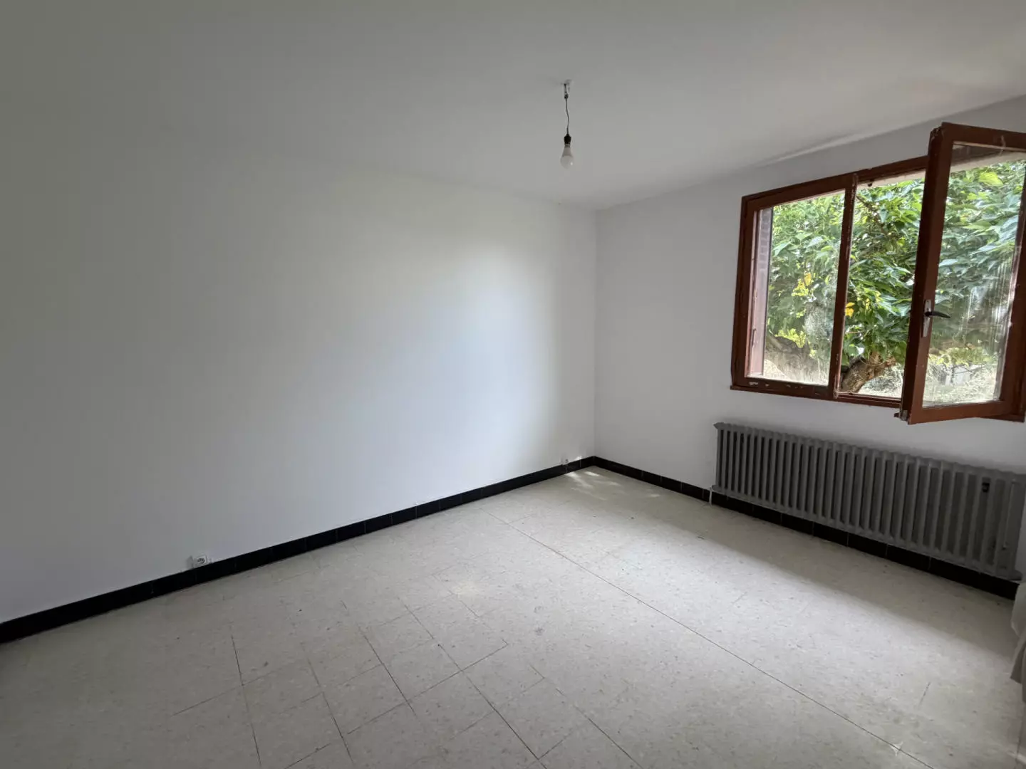 3-bedroom House In Riberac, France (90 M²)