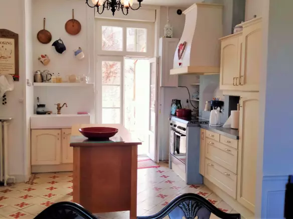 5-bedroom Maison De Maitre In Aigre, France (170 M²)