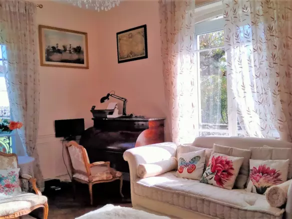5-bedroom Maison De Maitre In Aigre, France (170 M²)