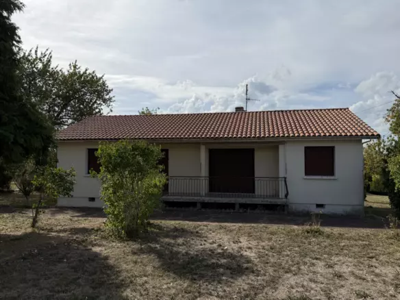 3-bedroom House In Riberac, France (90 M²)