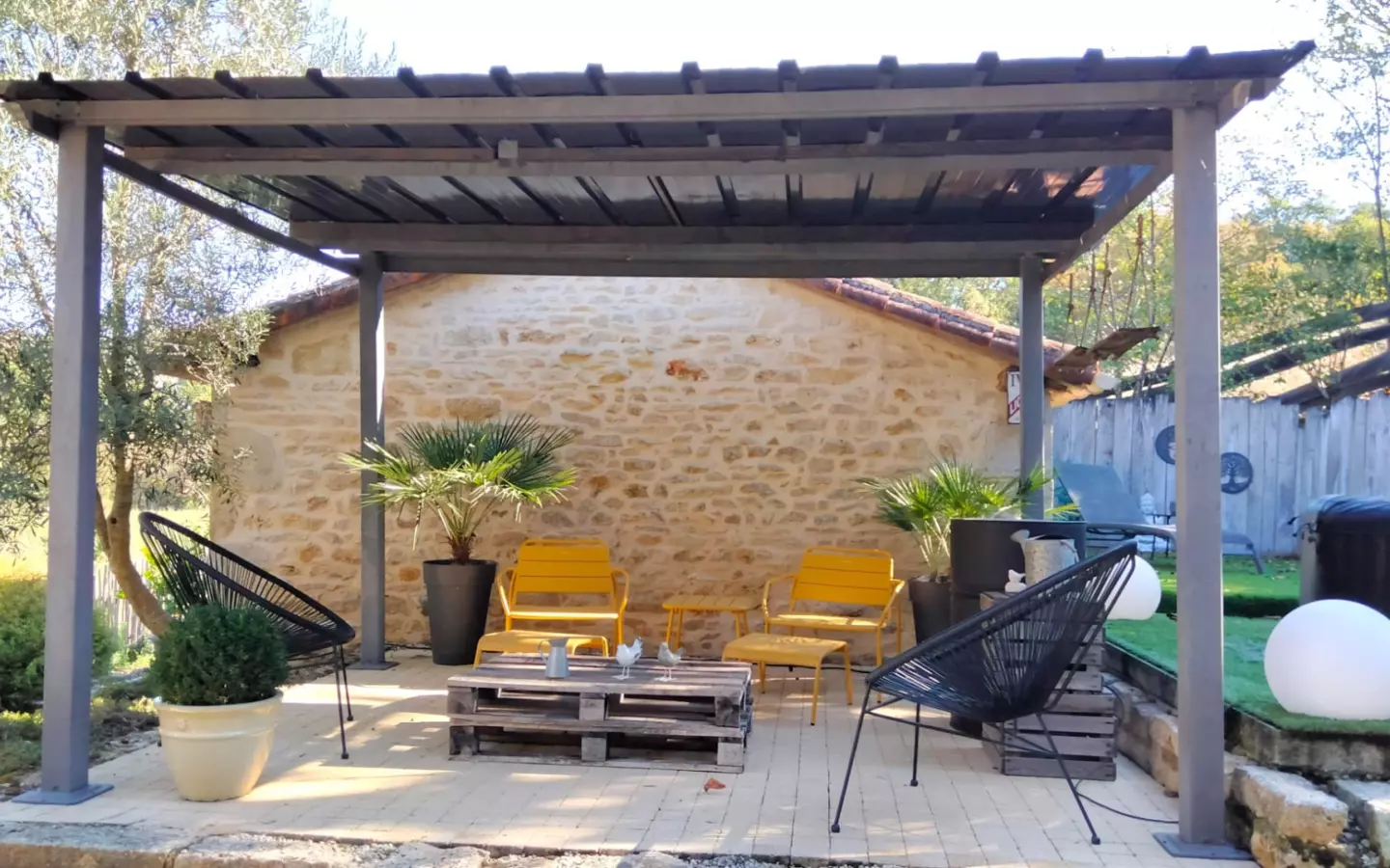 3-bedroom Country House In Nanteuil-en-vallee, France (173 M²)