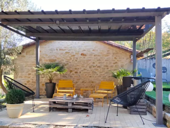 3-bedroom Country House In Nanteuil-en-vallee, France (173 M²)