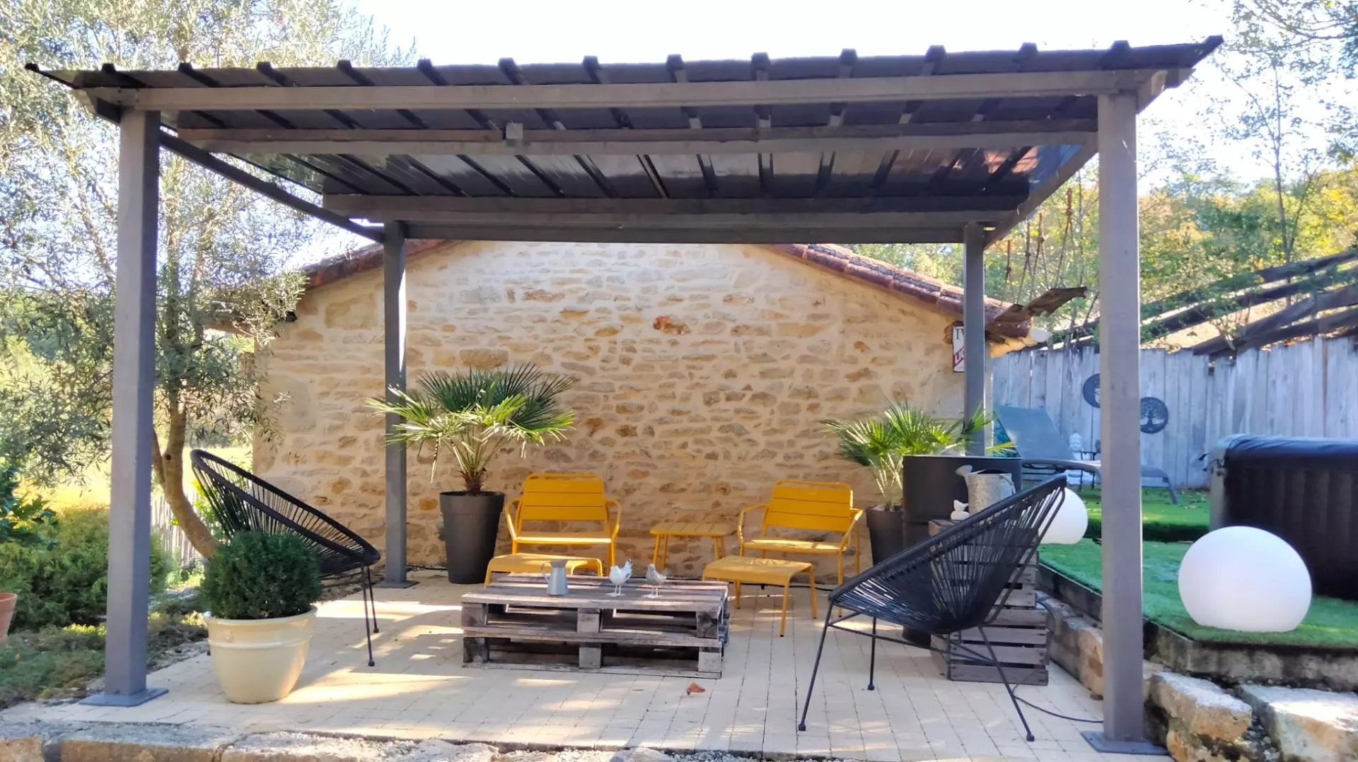 3-bedroom Country House In Nanteuil-en-vallee, France (173 M²)