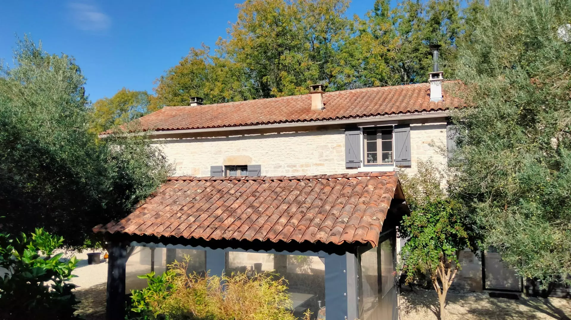 3-bedroom Country House In Nanteuil-en-vallee, France (173 M²)