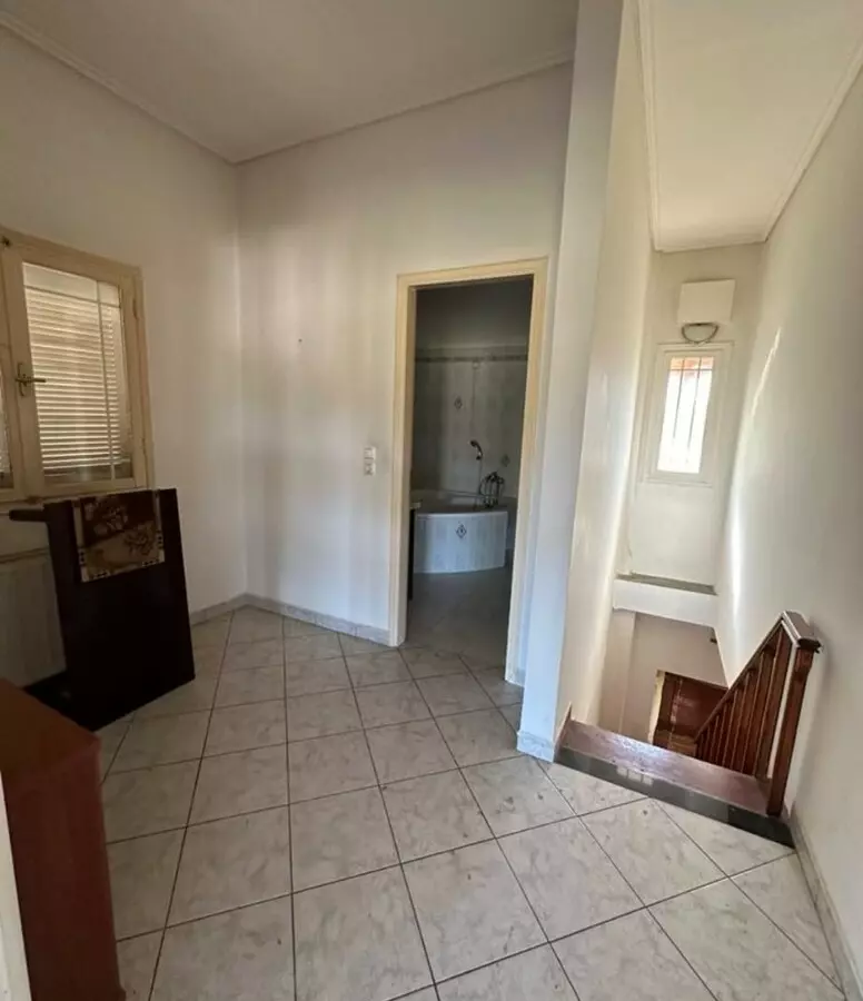 6-bedroom Detached House In Com. Malakasa, Greece (370 M²)