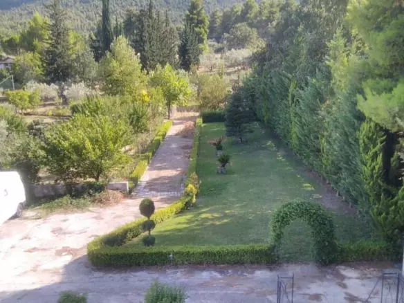 6-bedroom Detached House In Com. Malakasa, Greece (370 M²)