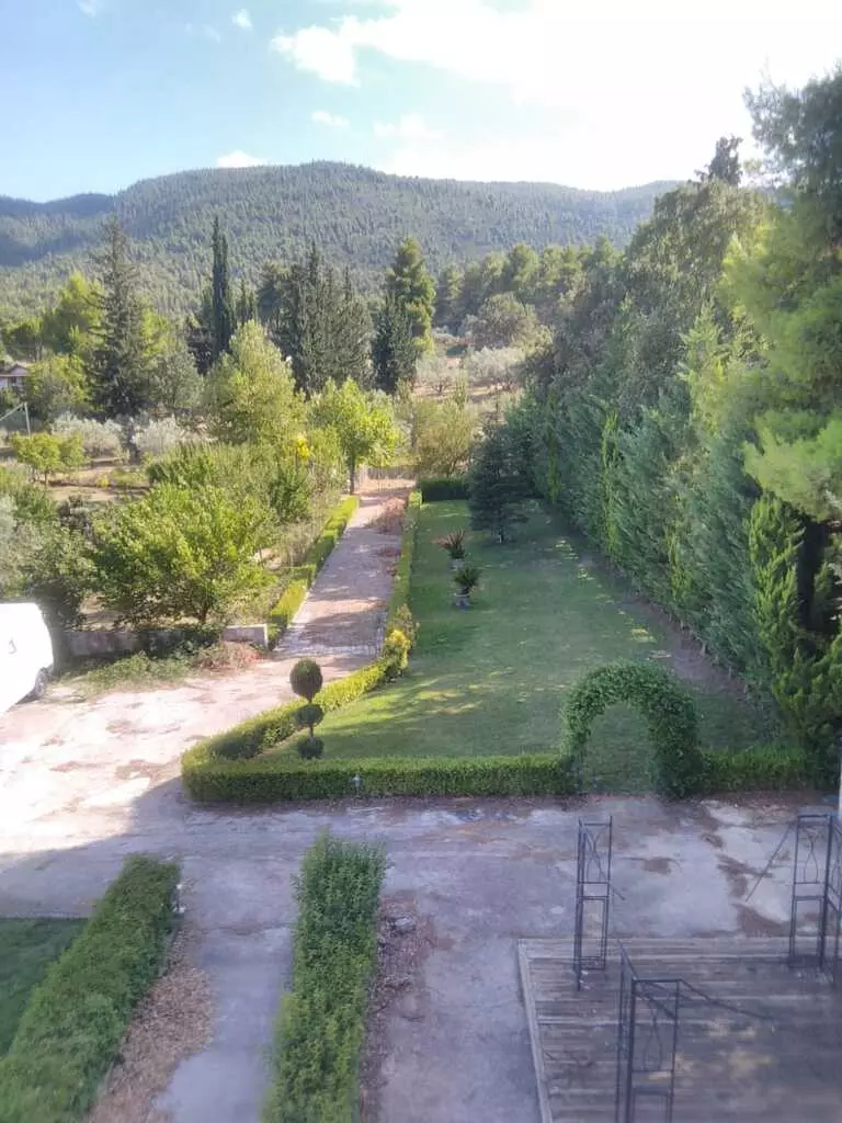 ruunkviv2ds-4d1966 6-bedroom Detached House In Com. Malakasa, Greece (370 M²)