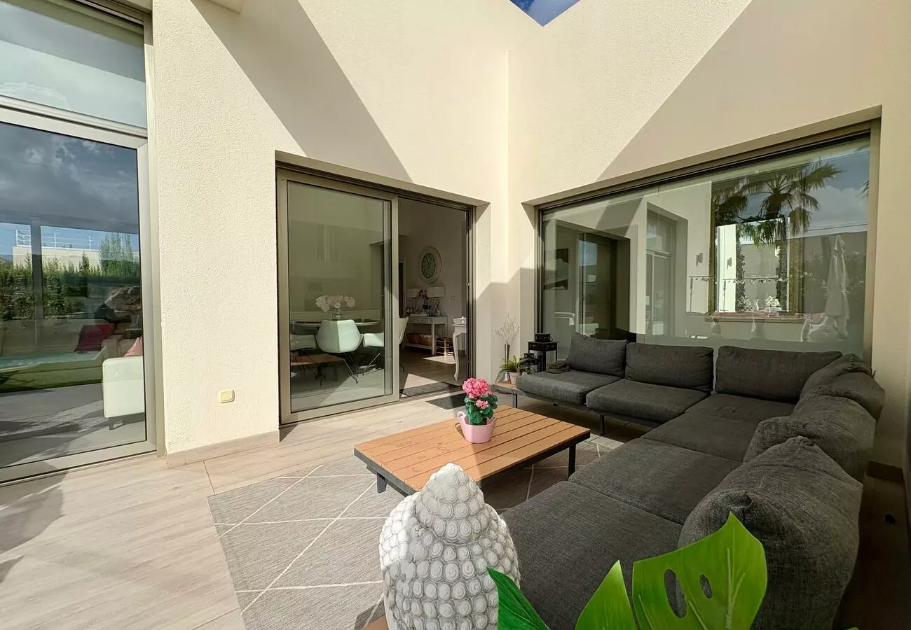 3-bedroom Villa In Benijofar, Spain (148 M²)