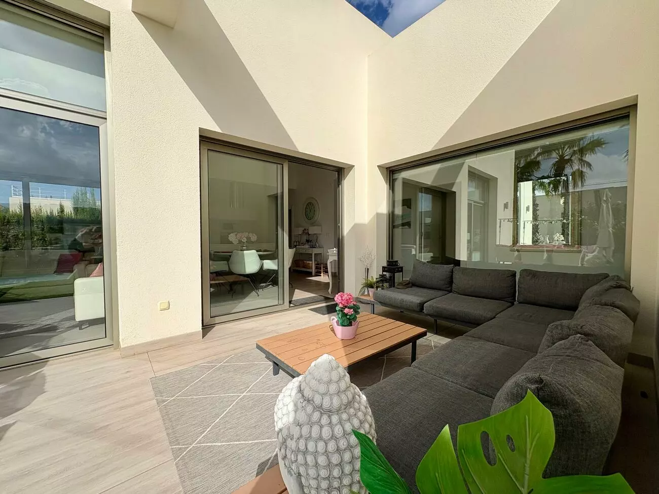 3-bedroom Villa In Benijofar, Spain (148 M²)