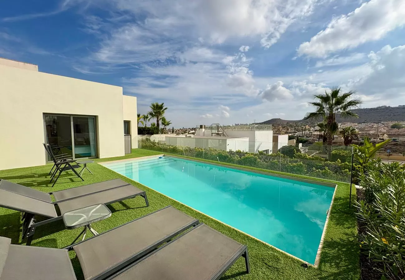 3-bedroom Villa In Benijofar, Spain (148 M²)