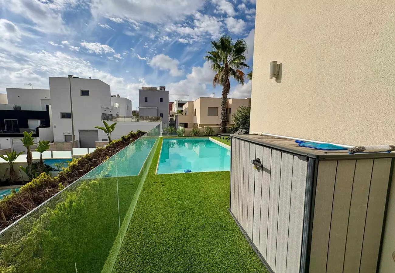 3-bedroom Villa In Benijofar, Spain (148 M²)