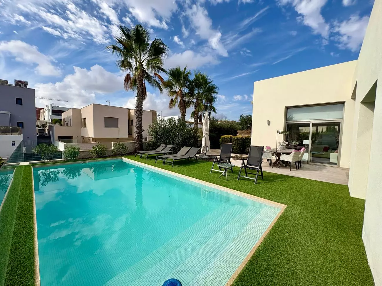 3-bedroom Villa In Benijofar, Spain (148 M²)