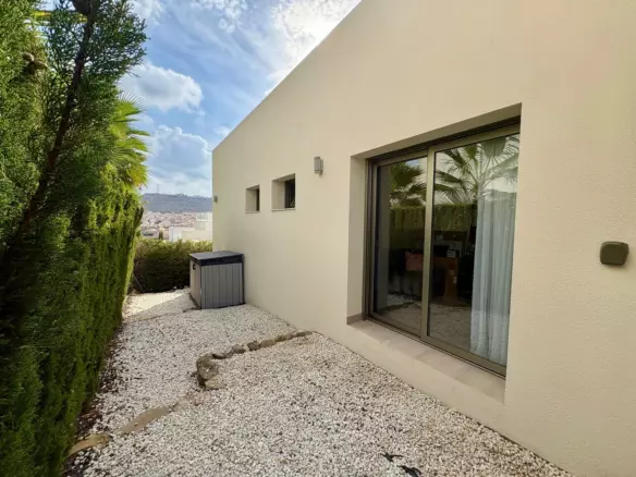 3-bedroom Villa In Benijofar, Spain (148 M²)