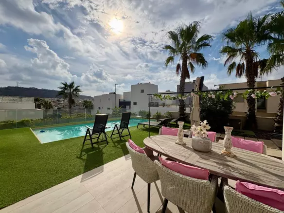 3-bedroom Villa In Benijofar, Spain (148 M²)
