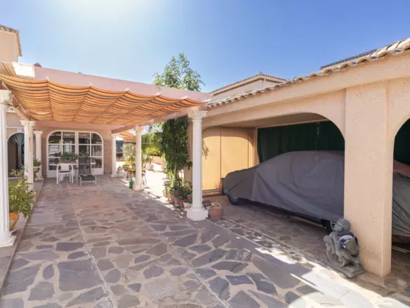 4-bedroom Villa In Orihuela Costa, Spain (180 M²)