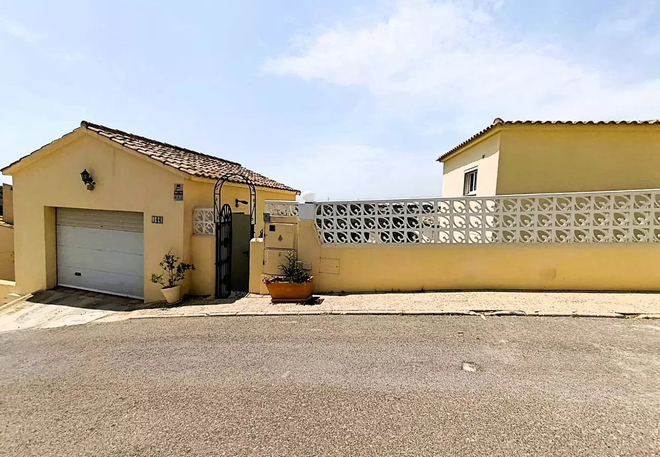 4-bedroom Villa In Orihuela Costa, Spain (214 M²)