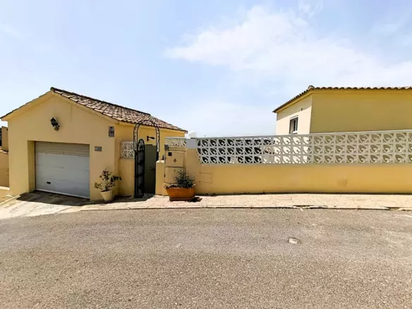 4-bedroom Villa In Orihuela Costa, Spain (214 M²)