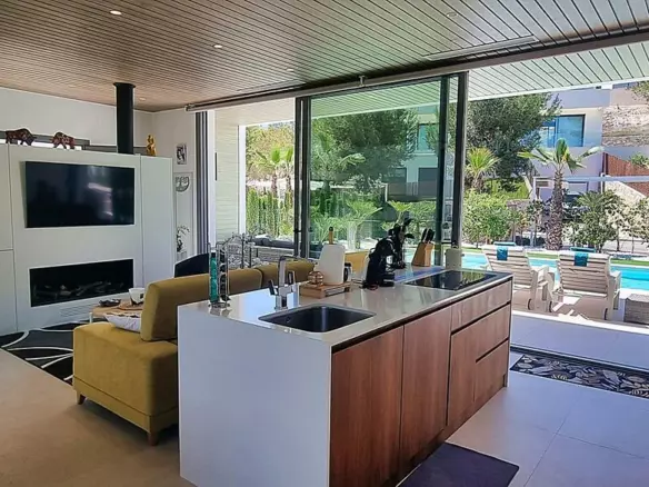 4-bedroom Villa In Orihuela, Spain